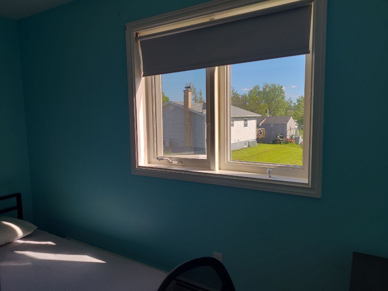 cbcomforts-blue-room-window-0
